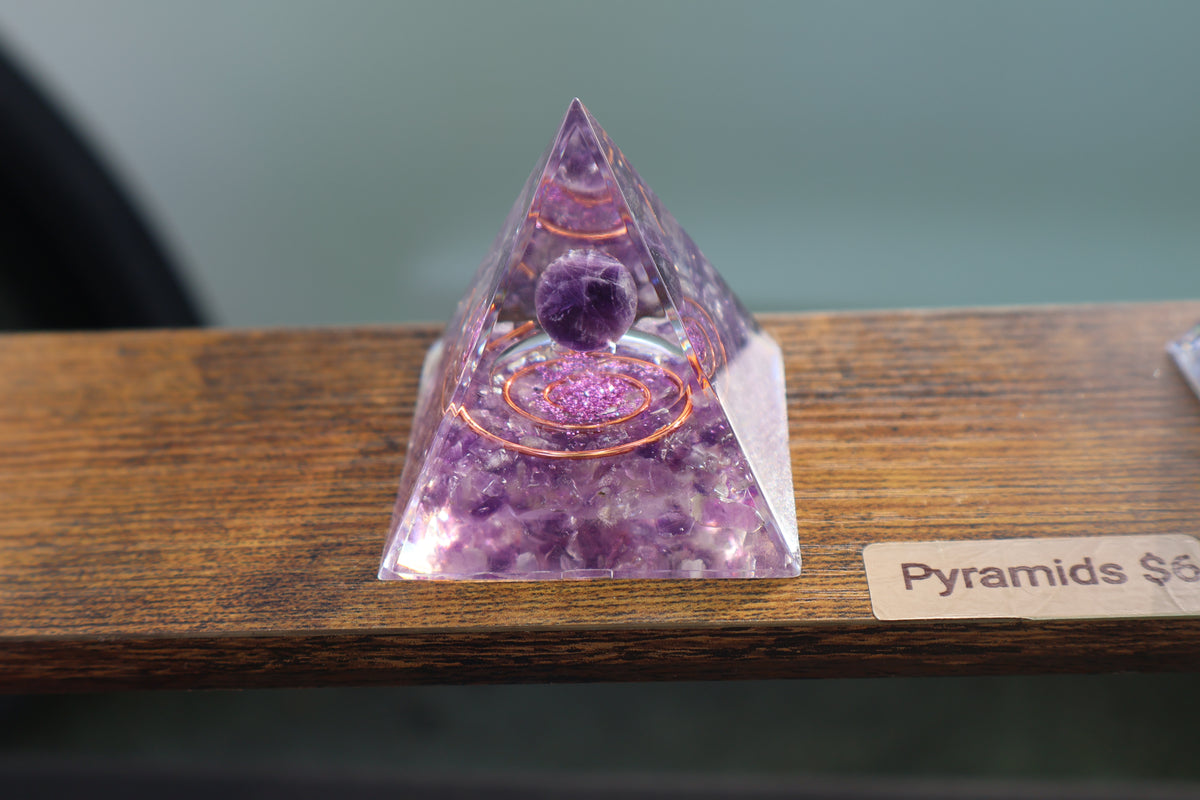 Resin crystal pyramid